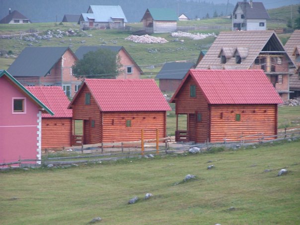 Дом в Жабляке в 1,5 км от центра города. Фото: Balkanpro.ru
